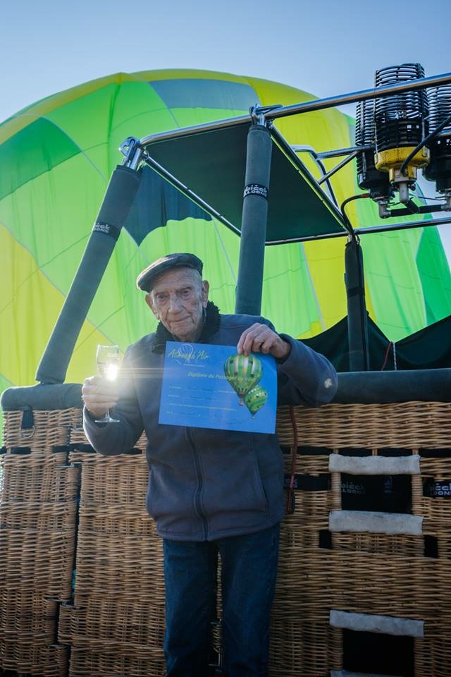 Un centenaire en montgolfière