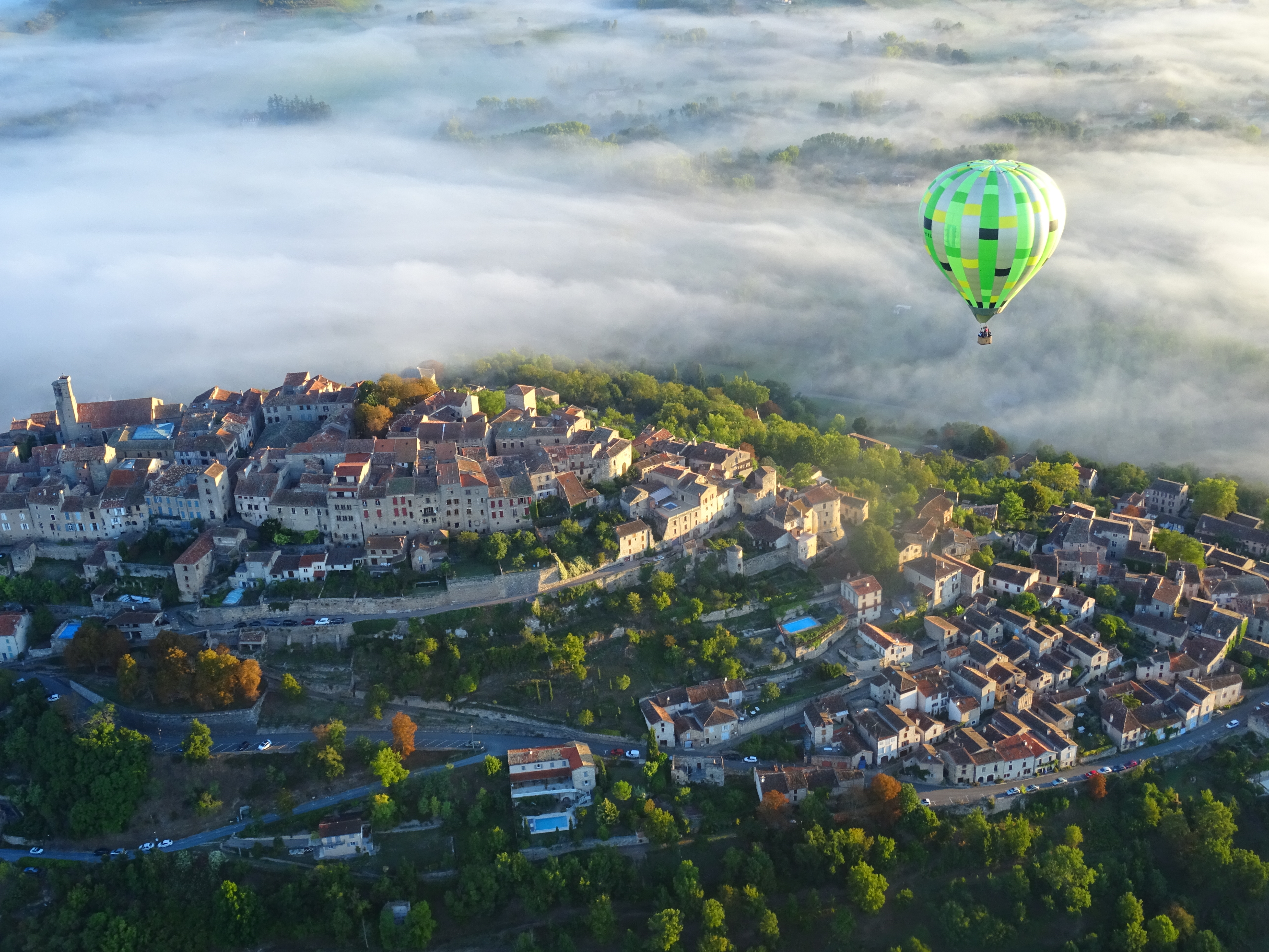 cadeau de mariage vol en montgolfière sur Cordes sur Ciel