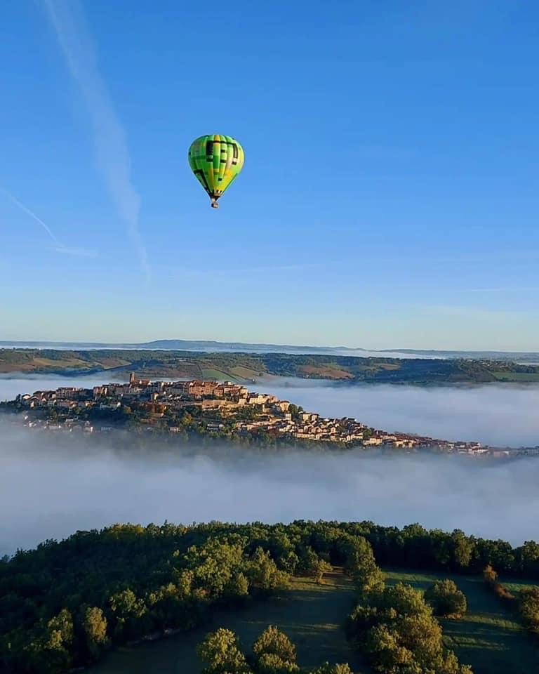 Vue de Cordes sur Ciel en ballon à air chaud