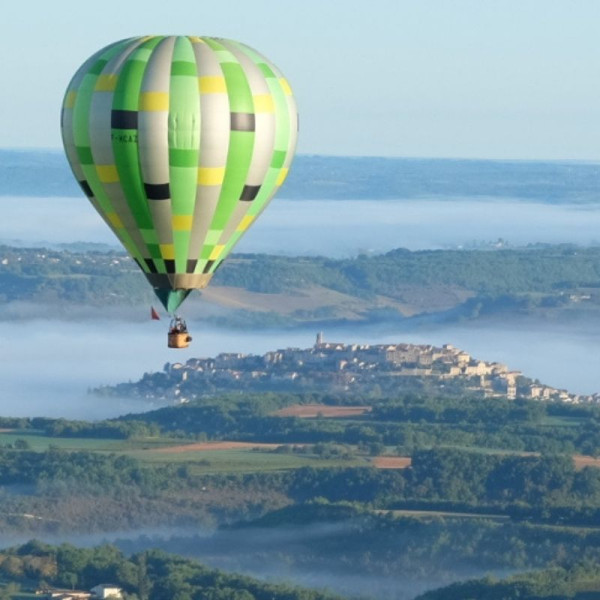 Admirer la brume matinale en montgolfière avec Atmosph'Air