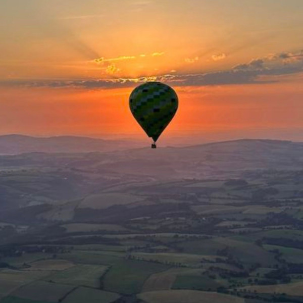 Lever de soleil en montgolfière sur Gaillac