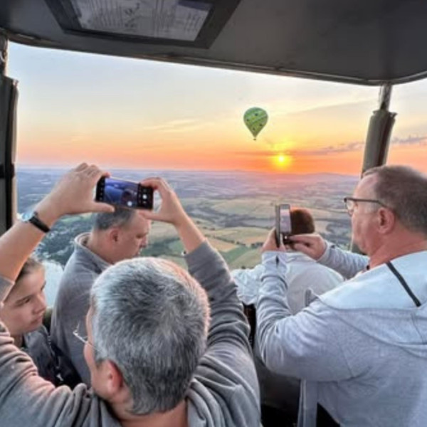 Admirer le lever de soleil en montgolfière avec Atmosph'Air