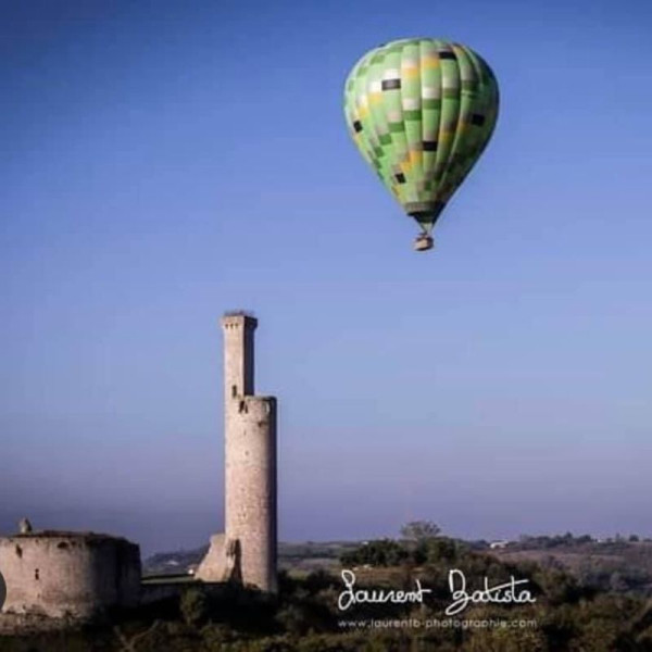 Tour de Castelnau de Lévis et montgolfière