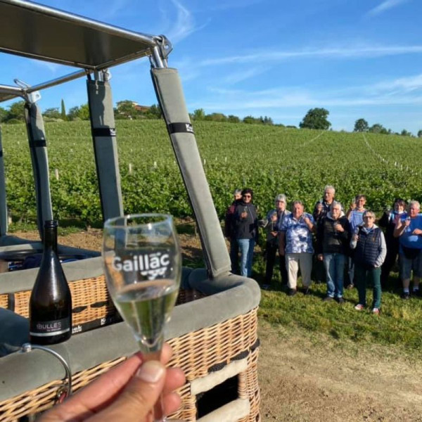 Collation après le vol en montgolfière dans les vignes de Gaillac