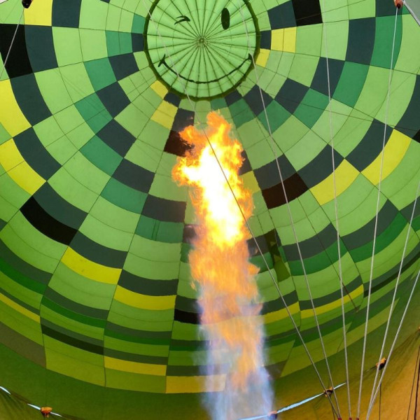 Flamme du brûleur de la montgolfière Atmosph'Air 