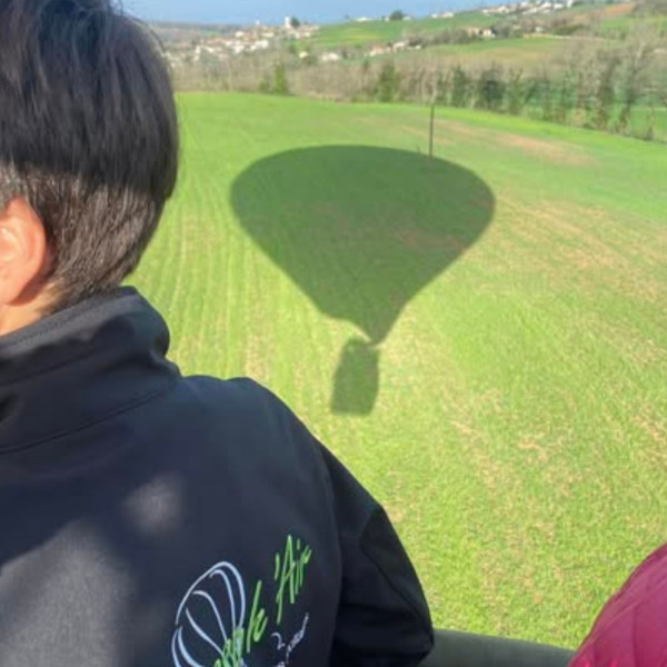 Pilote Atmosph'Air et ombre de la montgolfière