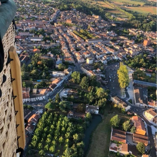 Vue de la ville de Gaillac depuis la montgolfière d'Atmosph'Air