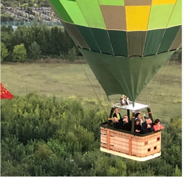 Vol en montgolfière dans la campagne occitane de Gaillac au gré du vent.