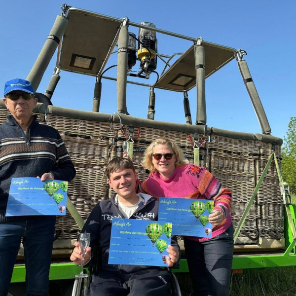 Remise du diplôme du passager du vent pour un souvenir inoubliable d'un vol en montgolfière