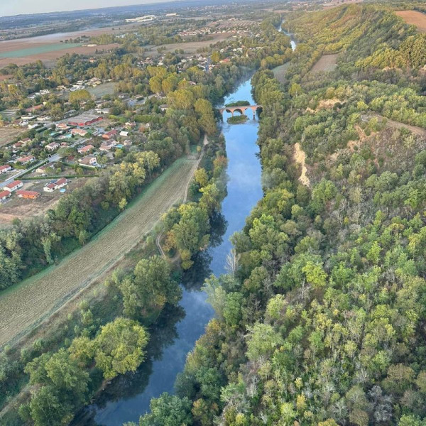 Suive la rivière Aout de Lavaur à Saint Sulpice sur Tarn en montgolfière