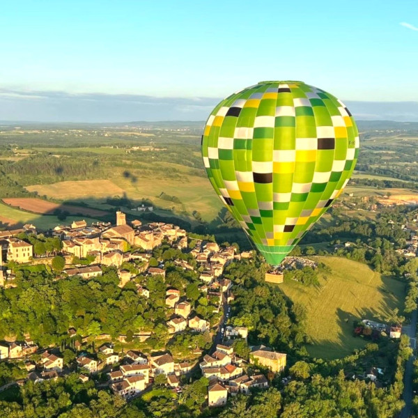 Organisation d'un vol en montgolfière sur Cordes sur Ciel