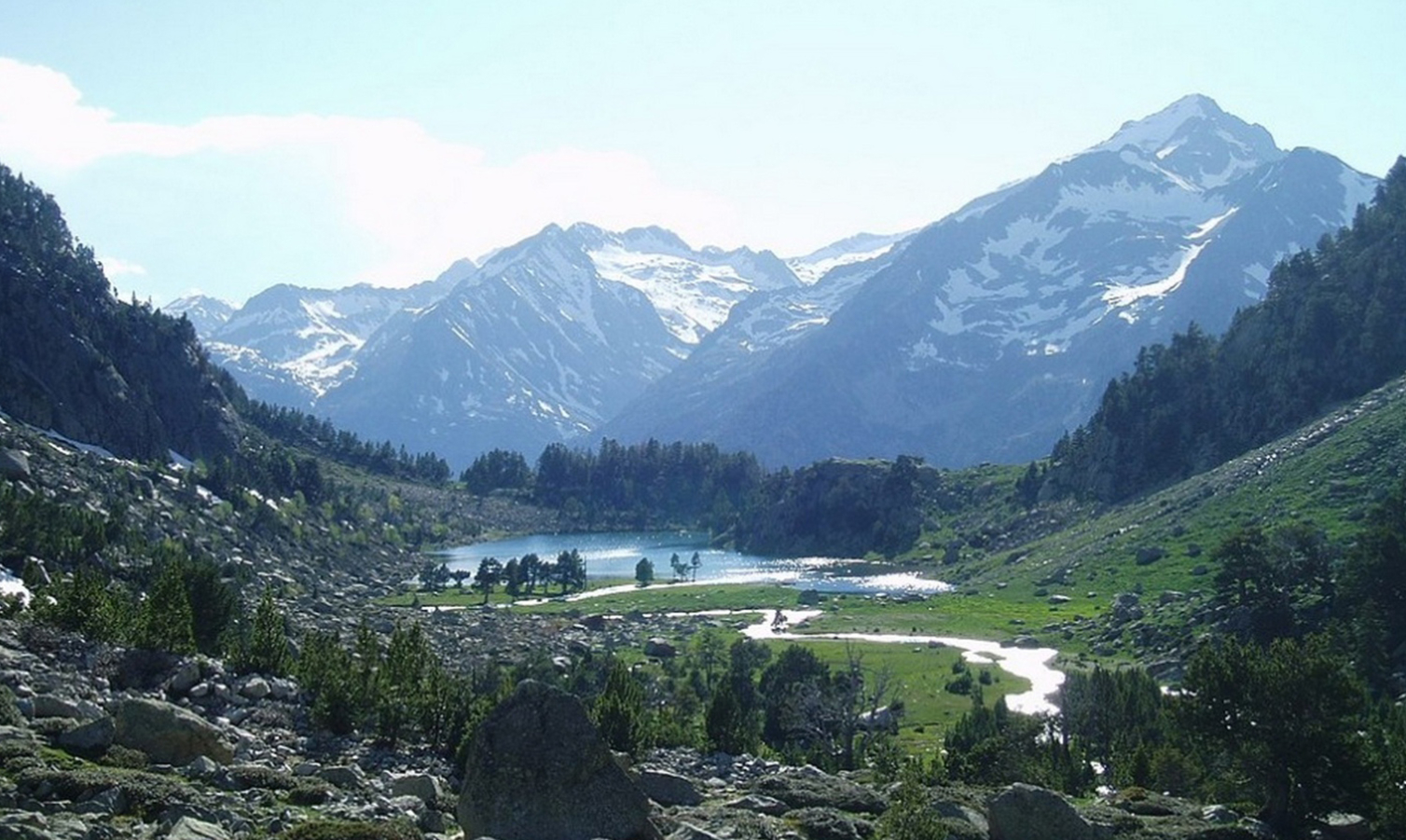 Où peut-on faire un vol en montgolfière à proximité des Pyrénées ?