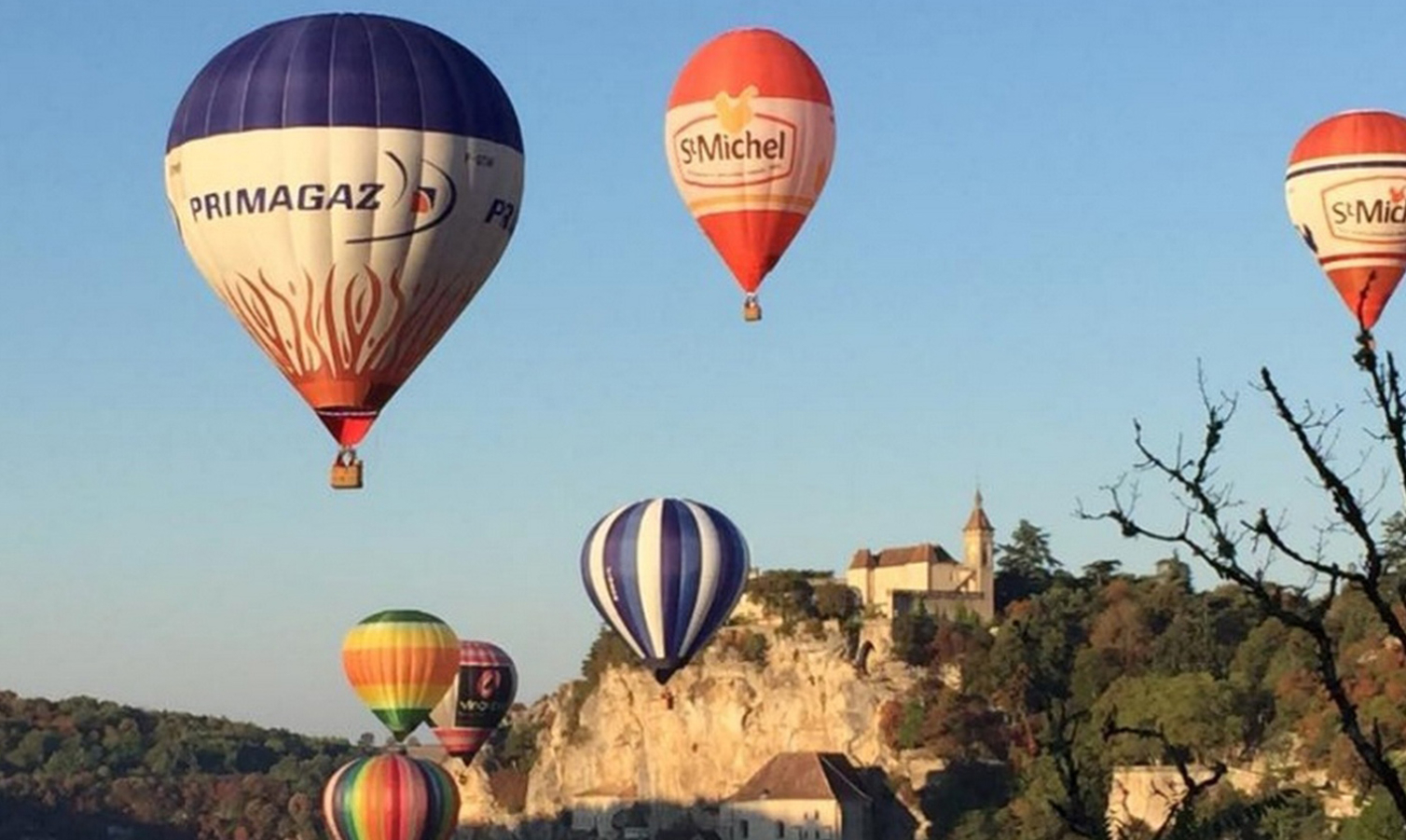 Meeting de montgolfières dans la cité sacrée de Rocamadour : le rendez-vous d’aérostation incontournable