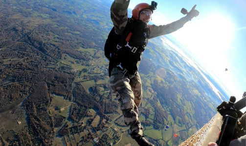 Atmosph’Air participe au largage de parachutistes militaires au camp de Caylus (82)